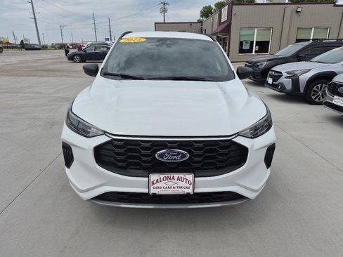 Used 2023 Ford Escape ST-Line AWD/4WD image 3