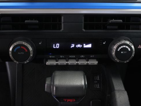 Used 2025 Toyota Tacoma TRD Off-Road AWD/4WD image 19