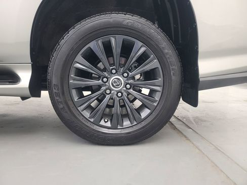 Used 2023 Lexus GX 460 Premium w/ Accessory Package image 10