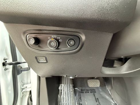 Used 2024 GMC Terrain AT4 image 22