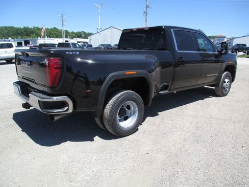New 2026 GMC Sierra 3500 SLE w/ SLE Value Package AWD/4WD image 4