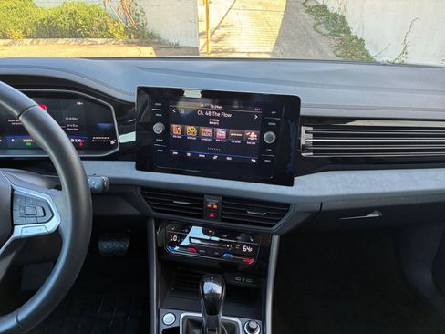 Used 2025 Volkswagen Jetta SE image 17