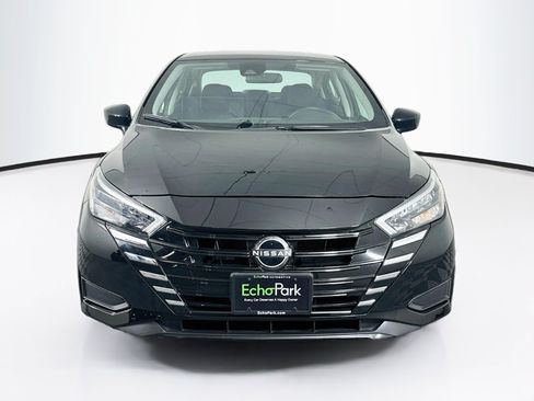 Used 2025 Nissan Versa SV FWD image 2