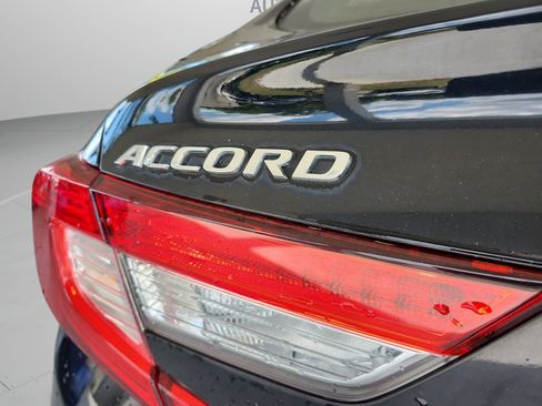 Used 2018 Honda Accord EX-L image 28