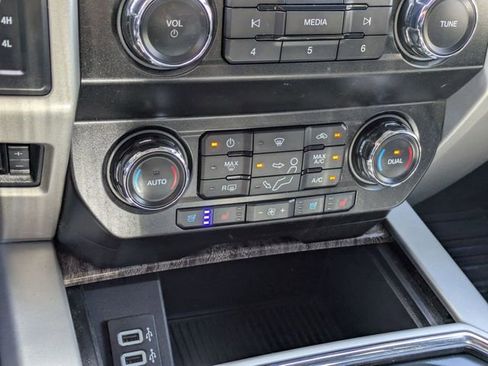 Used 2019 Ford F350 Lariat w/ Lariat Ultimate Package AWD/4WD image 23