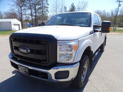Used 2015 Ford F250 4x4 SuperCab FX4 w/ Power Equipment Group image 4