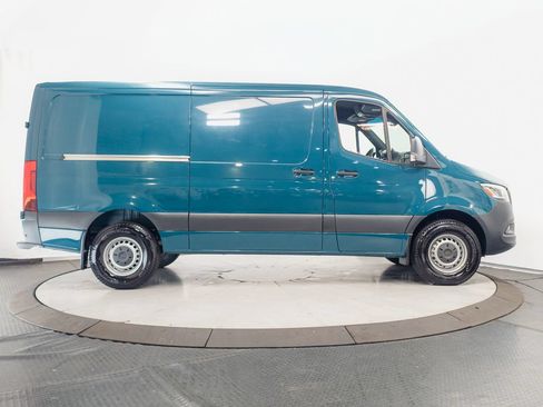 Used 2024 Mercedes-Benz Sprinter 2500 image 25