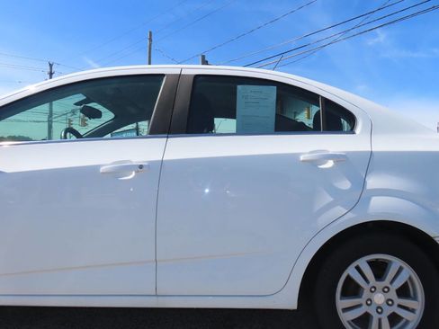 Used 2015 Chevrolet Sonic LT FWD image 29