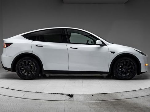 Used 2020 Tesla Model Y Performance AWD/4WD image 29