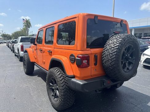 Used 2025 Jeep Wrangler Unlimited Sahara AWD/4WD image 2