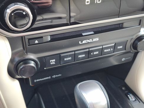 Used 2023 Lexus GX 460 Premium w/ Premium Package AWD/4WD image 12