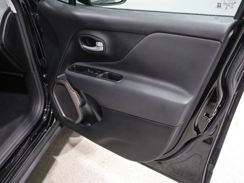 Used 2023 Jeep Renegade Latitude AWD/4WD image 25