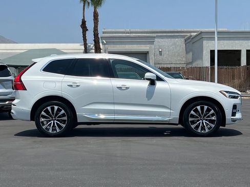 Used 2023 Volvo XC60 B5 Plus image 2