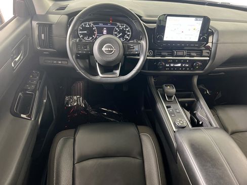 Used 2023 Nissan Pathfinder SL w/ Black Appearance Package AWD/4WD image 22