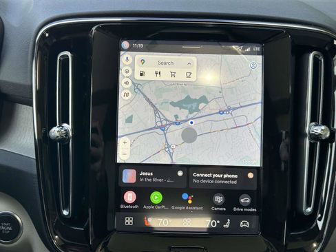 New 2026 Volvo XC40 B4 Plus w/ Protection Package Premier image 14