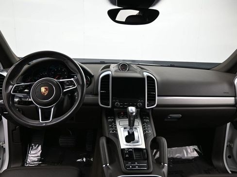 Used 2017 Porsche Cayenne Platinum Edition AWD/4WD image 12