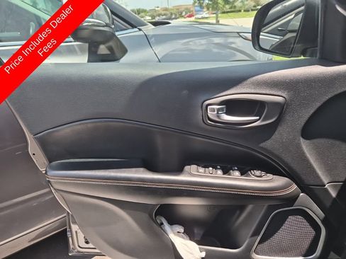 Used 2020 Jeep Compass Latitude w/ Popular Equipment Group FWD image 12