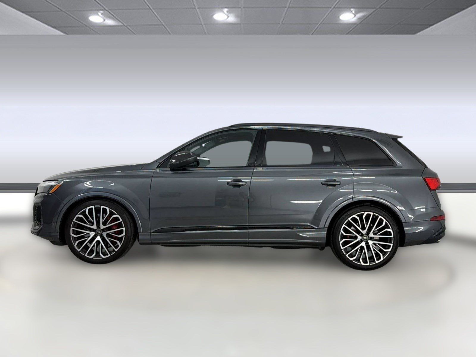 Used 2025 Audi SQ7 Prestige AWD/4WD image 2