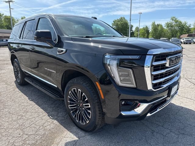 Certified 2025 GMC Yukon Elevation w/ LPO, Elevation Black Package AWD/4WD image 3