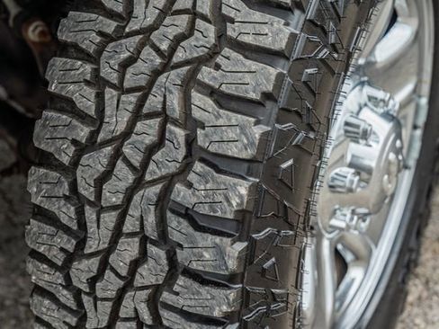 Used 2017 RAM 2500 SLT image 16