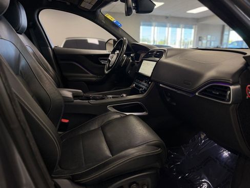 Used 2017 Jaguar F-PACE S AWD/4WD image 15