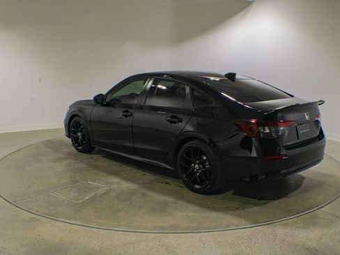 Used 2025 Honda Civic Sport image 4