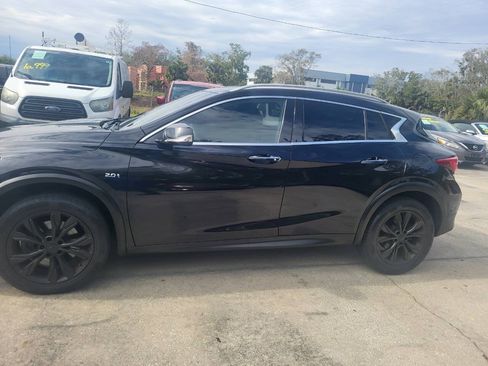 Used 2017 INFINITI QX30 AWD image 38