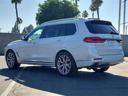 Used 2024 BMW X7 xDrive40i image 2