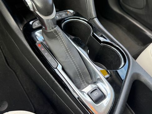 Used 2020 Buick Encore GX Essence w/ Experience Buick Package image 18