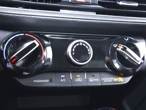 Used 2023 Hyundai Kona SE AWD/4WD image 23