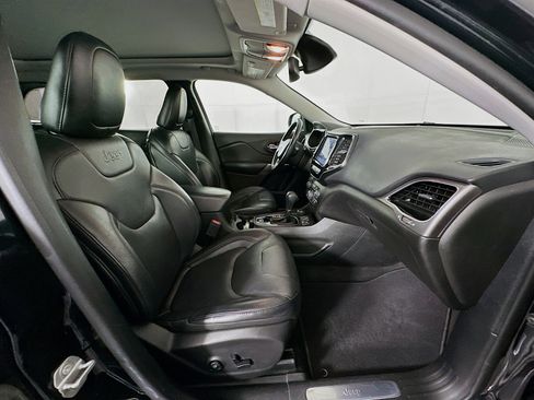 Used 2021 Jeep Cherokee Limited image 31