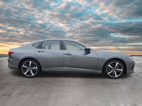 Used 2025 Acura TLX w/ Technology Package image 9