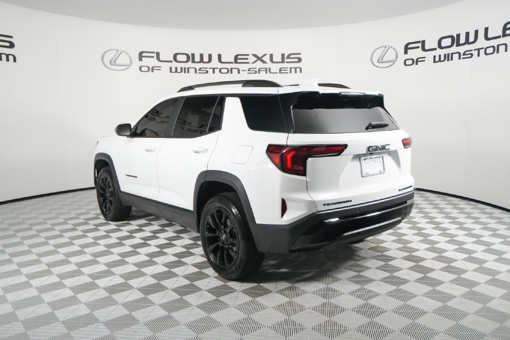 Used 2026 GMC Terrain Elevation w/ Elevation Premium Package FWD image 5
