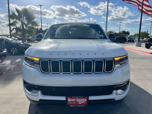New 2025 Jeep Wagoneer L Series II image 2
