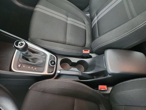 Used 2025 Hyundai Venue SEL FWD image 31