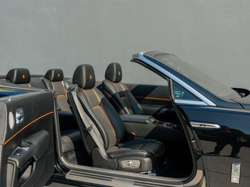 Used 2018 Rolls-Royce Dawn image 13