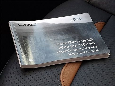 Used 2025 GMC Sierra 2500 AT4 w/ AT4 Preferred Package image 27