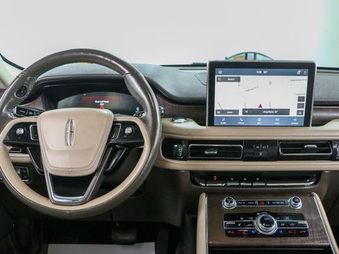 Used 2023 Lincoln Aviator Reserve w/ Equipment Group 201A RWD image 17