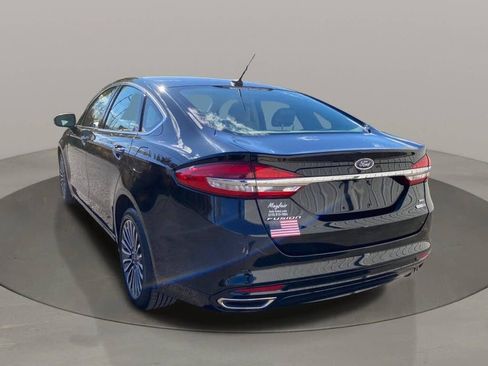 Used 2018 Ford Fusion SE w/ Fusion SE Technology Package image 4