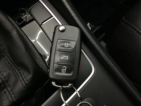 Used 2018 Volkswagen Passat 2.0T R-Line FWD image 40