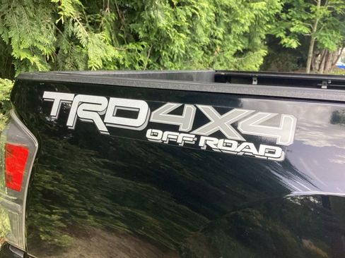 Used 2020 Toyota Tacoma TRD Off-Road w/ TRD Premium Off Road Package AWD/4WD image 17