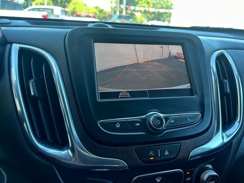 Used 2023 Chevrolet Equinox LT FWD image 16
