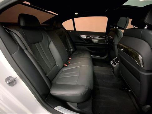 Used 2020 BMW 740i xDrive w/ M Sport Package image 14
