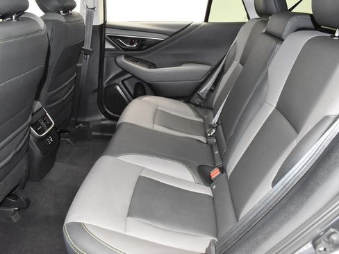 Used 2025 Subaru Outback Onyx Edition AWD/4WD image 34