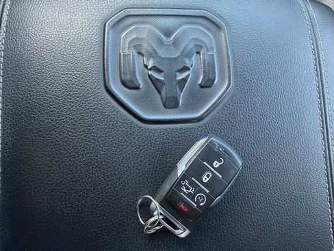 Used 2022 RAM 1500 Laramie AWD/4WD image 21