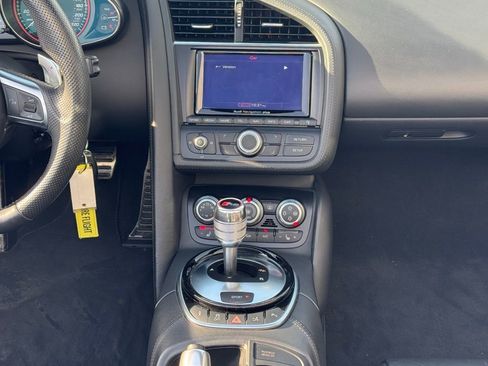 Used 2014 Audi R8 V10 w/ Full Leather Package image 49