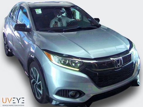 Used 2019 Honda HR-V Sport image 2