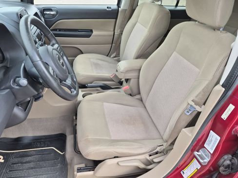 Used 2011 Jeep Compass Latitude w/ Sun/Sound Group AWD/4WD image 16