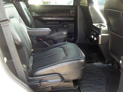 Used 2018 Ford Expedition Limited w/ Equipment Group 302A AWD/4WD image 20