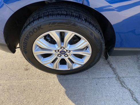 Used 2022 Ford Edge Titanium w/ Equipment Group 301A image 5